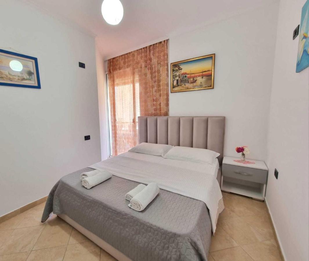 Friendly Apartment Golem Golem  Luaran gambar